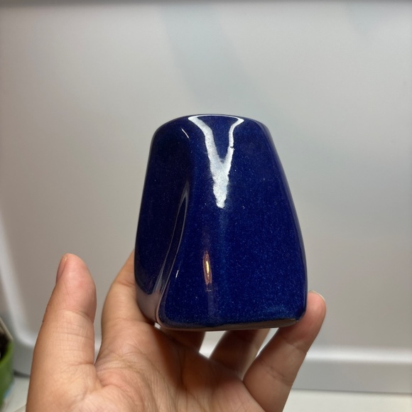 CANADIAN POTTERY CPNP STUDIO ART POTTERY BLUE VASE C.P.N.P. 3" TALL - Picture 4 of 8